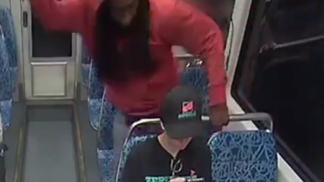 ΗΠΑ: Η στιγμή που 35χρονος σκοτώνει εν ψυχρώ 23χρονη Ουκρανή σε τρένο στη Βόρεια Καρολίνα