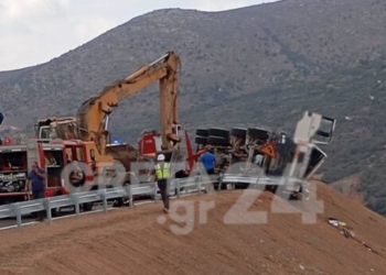 Ηράκλειο: Απεγκλωβίστηκε σώος ο οδηγός της μπετονιέρας – Η φωτογραφία από το ατύχημα