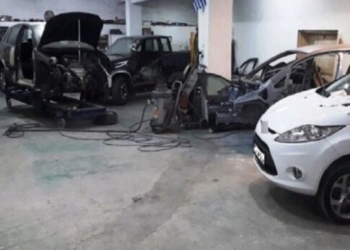 Ηράκλειο: Έφοδος της ΕΛ.ΑΣ. σε συνεργείο – Βρέθηκε αποσυναρμολογημένο κλεμμένο όχημα