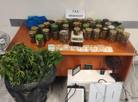 Ηράκλειο: Είχε μετατρέψει δωμάτιο του σπιτιού του σε… φυτώριο κάνναβης – Χειροπέδες σε 65χρονο