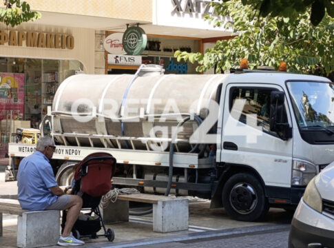 Ηράκλειο: Ούτε σταγόνα από τον Αποσελέμη, δουλεύουν υπερωρίες οι υδροφόρες