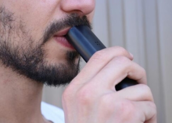 Ηράκλειο: Σοκάρει η εικόνα άνδρα από την έκρηξη ηλεκτρονικού τσιγάρου στο πρόσωπό του – «Έφυγε σαν οβίδα, του έσπασαν δόντια» λέει ο οδοντίατρος του ασθενούς