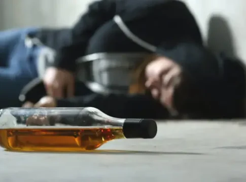 Ηράκλειο: Στο νοσοκομείο 16χρονη σε κατάσταση μέθης