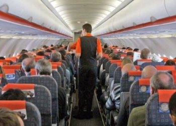 Ηράκλειο: «Θεριακλής» επιβάτης άναψε τσιγάρο μέσα στο αεροπλάνο