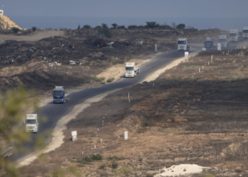 Ισραήλ: 230 φορτηγά με ανθρωπιστική βοήθεια εισήλθαν στη Γάζα την Τρίτη