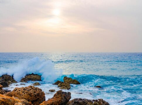 Καλοκαιρινός καιρός αλλά ισχυροί άνεμοι στην Κρήτη