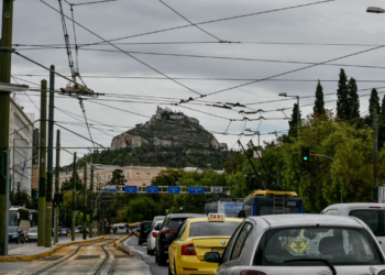 Κυκλοφοριακές ρυθμίσεις στη λεωφόρο Αμαλίας από σήμερα