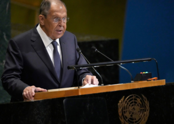 Λαβρόφ: Για οποιαδήποτε επίθεση στη Ρωσία θα υπάρξει «αποφασιστική απάντηση»
