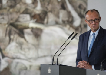Μερτς: Απαιτείται «αποτελεσματική αποτροπή» των ρωσικών παραβιάσεων