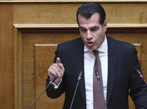 Μεταναστευτικό: Η «έκρηξη» των ροών επισπεύδει τη δημιουργία κλειστής δομής στην Κρήτη παρά τις αντιδράσεις