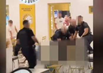 Μύκονος: Συμπλοκή αστυνομικών με τουρίστες έξω από κατάστημα εστίασης