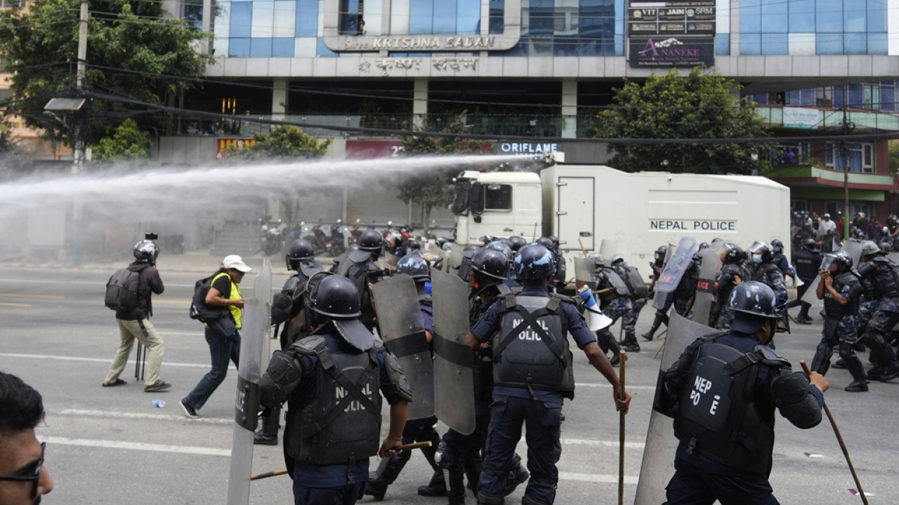 Νεπάλ: Ήρε το μπλόκο στα social media μετά τις αντικυβερνητικές διαδηλώσεις