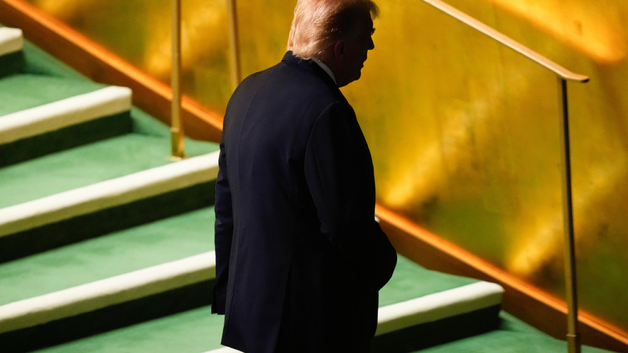 «Νίπτει τας χείρας του ο Τραμπ» - Τι σημαίνει η μεταστροφή του στο Ουκρανικό