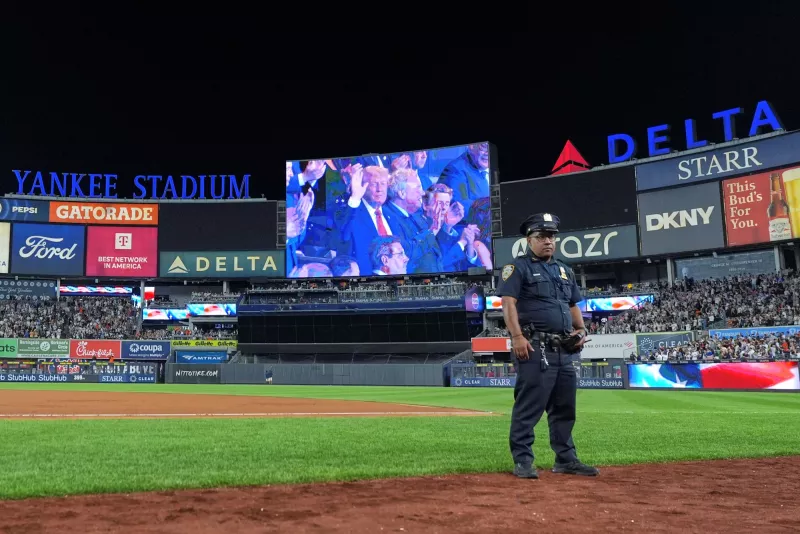 Ο Τραμπ «τίμησε» την 11η Σεπτεμβρίου σε αγώνα μπέιζμπολ – Βίντεο, φωτογραφίες  
