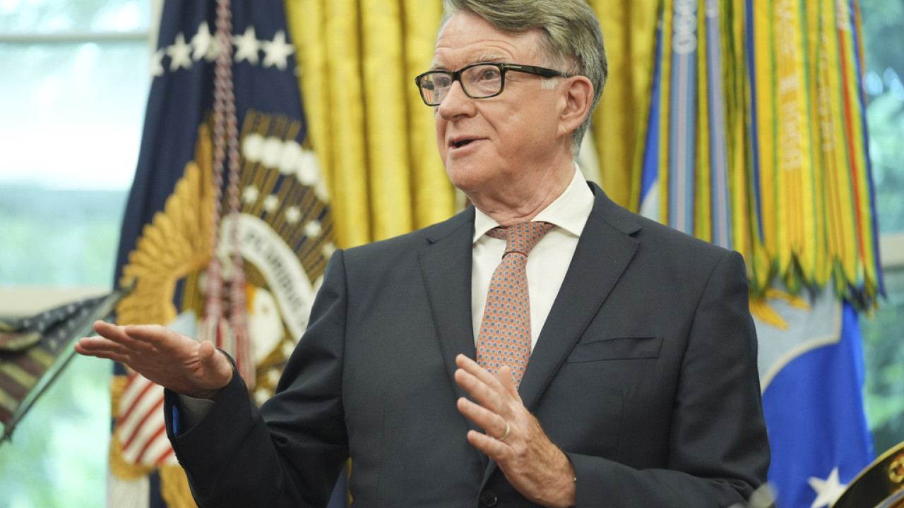 O Βρετανός πρεσβευτής στις ΗΠΑ παύθηκε με εντολή Στάρμερ