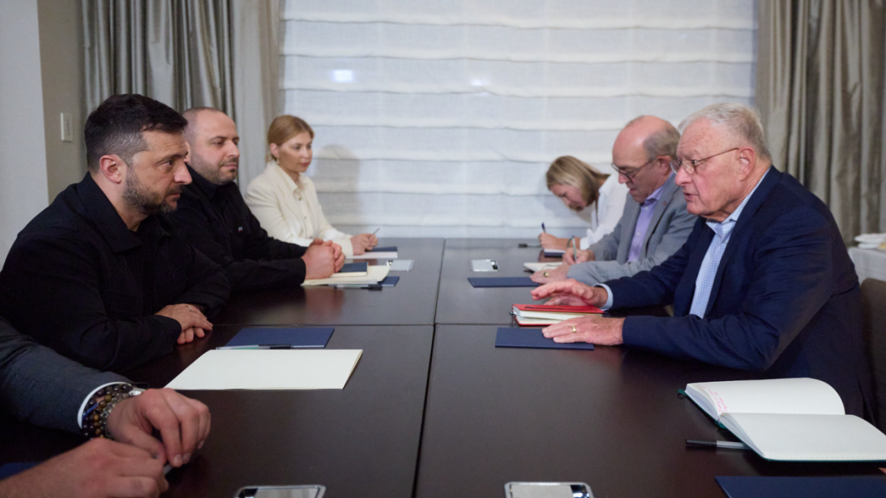 Ο Ζελένσκι συζήτησε τις προμήθειες αμερικανικών όπλων με τον απεσταλμένο της Ουάσινγκτον Κέλογκ