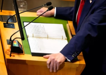 ΟΗΕ: Πρώτα χάλασαν οι κυλιόμενες σκάλες, μετά ο υποβολέας - Αντιμέτωπος με τεχνικά ζητήματα ο Τραμπ (Βίντεο)