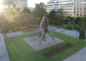 Πέθανε ο γλύπτης Βασίλης Δωρόπουλος