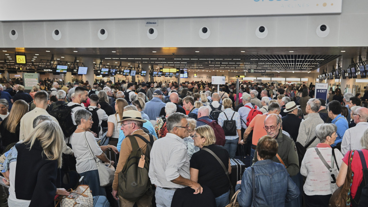 Προβλήματα για τρίτη μέρα στα ευρωπαϊκά αεροδρόμια - Η Collins πλησιάζει στην ολοκλήρωση των αναβαθμίσεών της