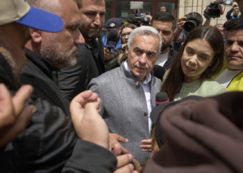 Ρουμανία: Ο Γκεοργκέσκου αντιμέτωπος με κατηγορίες απόπειρας πραξικοπήματος