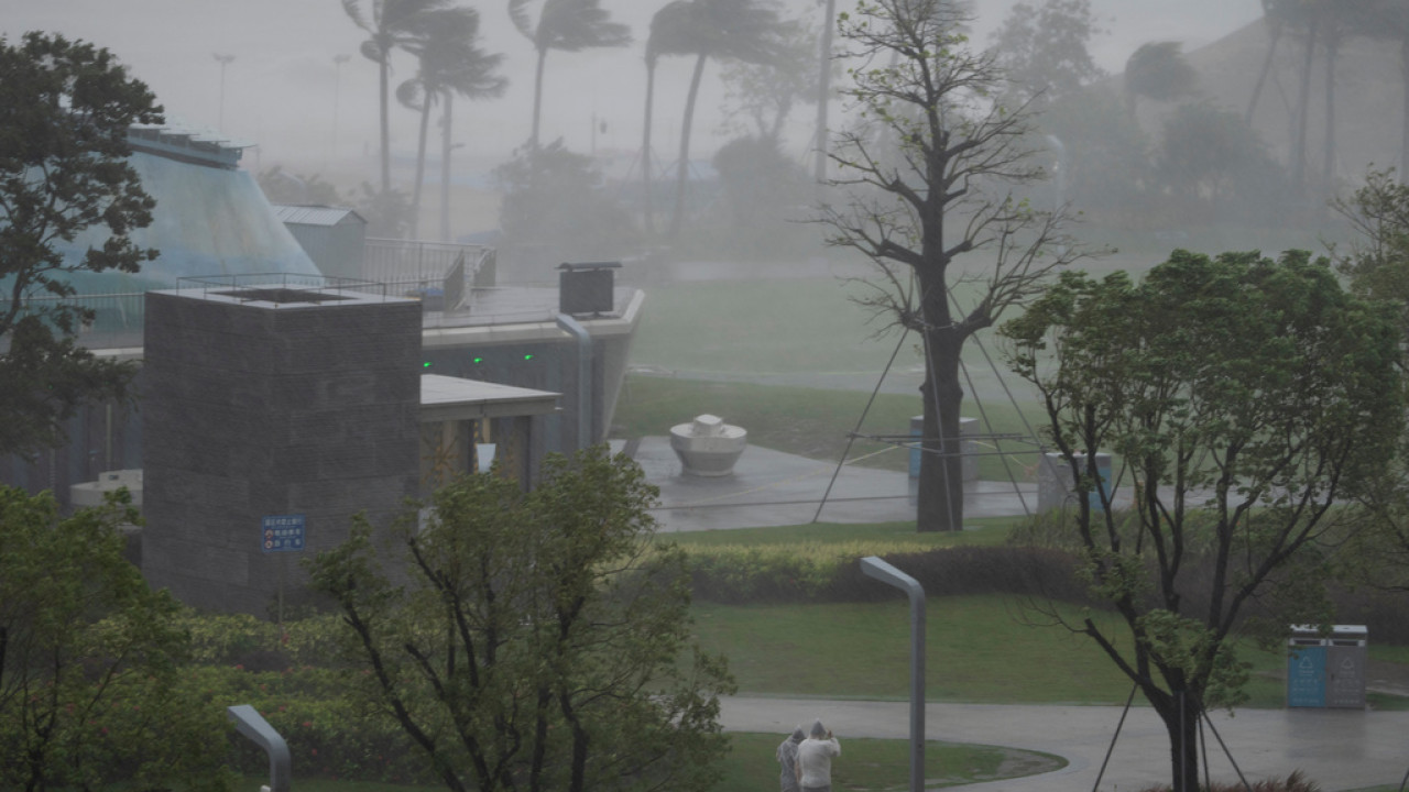 Σαρώνει ο τυφώνας Ραγκάσα: Επέλαση και στην Κίνα - Απομάκρυνση 2 εκατ. κατοίκων