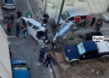 Σφοδρή σύγκρουση αυτοκινήτων στη Σητεία – Εικόνες