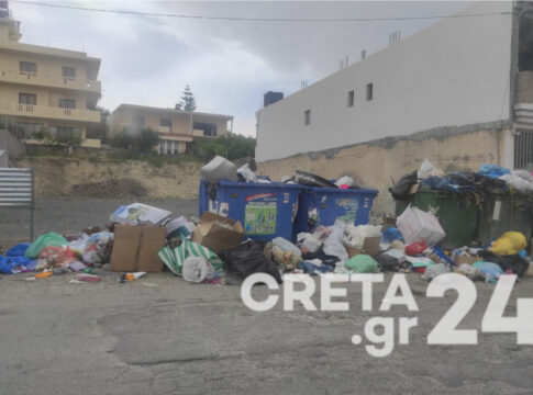 Σκουπίδια: «Να κηρυχθεί ο Δ. Ηρακλείου σε κατάσταση έκτακτης ανάγκης» – Τι ζητούν οι εργαζόμενοι στην καθαριότητα