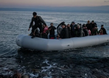 Στο λιμάνι του Ηρακλείου 49 μετανάστες που βρέθηκαν στην Ψαρή Φοράδα