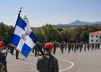 Στρατιωτική θητεία: Σχέδιο για επιβράβευση για όσους κατατάσσονται αμέσως μετά το λύκειο