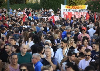 Συγκέντρωση διαμαρτυρίας για τα Τέμπη στο Σύνταγμα