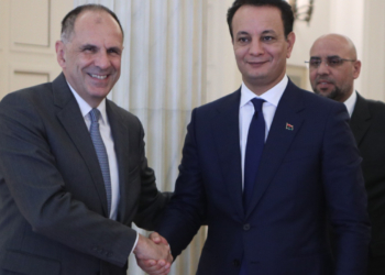 Συνάντηση Γεραπετρίτη-Χαφτάρ: Τι συζητήθηκε για μεταναστευτικό και τουρκολιβυκό