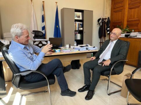 Συνάντηση του Δημάρχου Ηρακλείου Αλέξη Καλοκαιρινού με τον Πρέσβη της Αρμενίας στην Ελλάδα Τιγκράν Μκρτσιάν