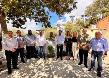 Τα αποκαλυπτήρια της προτομής του ήρωα αεροπόρου Ανδρέα Απλαδά πραγματοποιήθηκαν στον Καμαριώτη