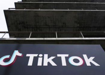 TikTok: Ποιοι είναι οι υποψήφιοι αγοραστές στις ΗΠΑ