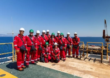 Το πλοίο Energy Observer επισκέπτεται τον Πρίνο για την αποθήκευση διοξειδίου του άνθρακα