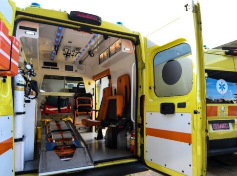 Τραγωδία στον Πλακιά: Νεκρός 29χρονος Γερμανός έπειτα από πτώση στον δρόμο