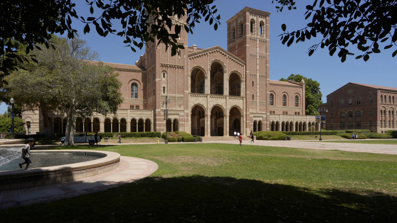 UCLA: Δικαστής ζητά από τον Τραμπ να αποκαταστήσει την ομοσπονδιακή χρηματοδότηση