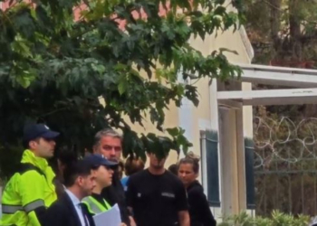 Βασίλης Μπισμπίκης: Αναβλήθηκε για τις 8 Οκτωβρίου η δίκη για την υπόθεσή του