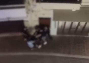 Βίντεο από την άγρια συμπλοκή νεαρών στο Ρέθυμνο – «Κάθε βράδυ ζούμε τα ίδια»