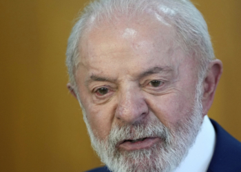 Βραζιλία: Ο Λούλα χαρακτηρίζει «παράγοντα έντασης» τον αμερικανικό στόλο στην Καραϊβική
