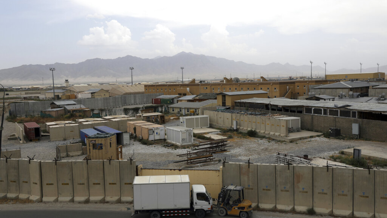 WSJ: Συνομιλίες ΗΠΑ-Ταλιμπάν για την επιστροφή στρατευμάτων στη βάση Μπαγκράμ