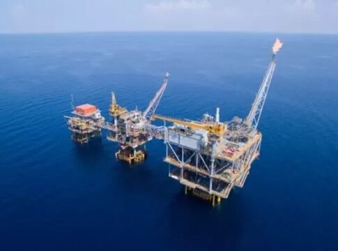 Υδρογονάνθρακες: Αυτή είναι η Επιτροπή Αξιολόγησης των προσφορών της Chevron/HELLENiQ ENERGY