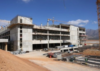 Υπουργικό μήνυμα για την πρόοδο σε ΒΟΑΚ και αεροδρόμιο Καστελίου