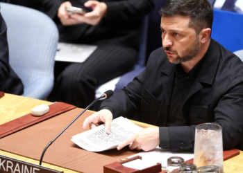 Ζελένσκι: Οι Ρώσοι αξιωματούχοι πρέπει να τερματίσουν τον πόλεμο ή να βρουν καταφύγια