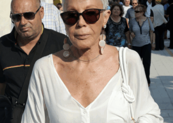 Ζωή Λάσκαρη: «Πράσινο φως» στη δημοπρασία των κοσμημάτων της