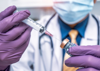 Αναπνευστικός Συγκυτιακός Ιός (RSV): Ποιοι πρέπει να εμβολιαστούν