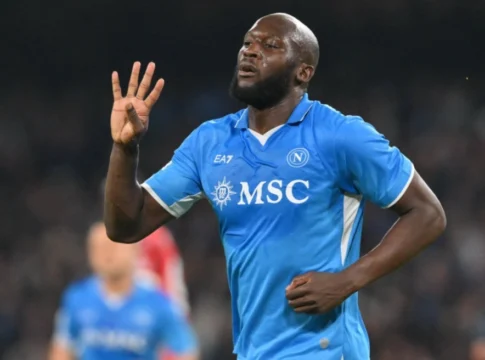 Απίστευτες καταγγελίες Λουκάκου: Μας εκβίασαν μέλη της οικογένειάς μας, δεν μπορούμε να αποχαιρετήσουμε τον πατέρα μας