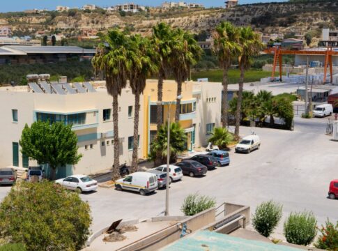 Αποκατάσταση βλάβης σε κεντρικό αγωγό διανομής ύδρευσης από τη ΔΕΥΑΗ