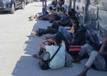 «Ατελείωτη η άφιξη παράνομων μεταναστών» – 52 άτομα στον Ξερόκαμπο, δείτε φωτογραφίες