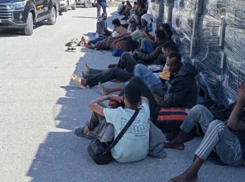 «Ατελείωτη η άφιξη παράνομων μεταναστών» – 52 άτομα στον Ξερόκαμπο, δείτε φωτογραφίες